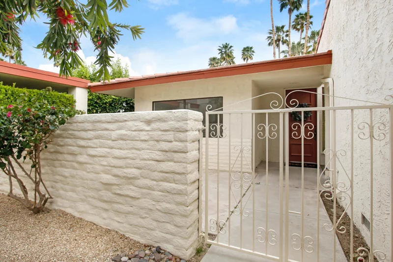 1131 La Verne, Palm Springs, CA 92264