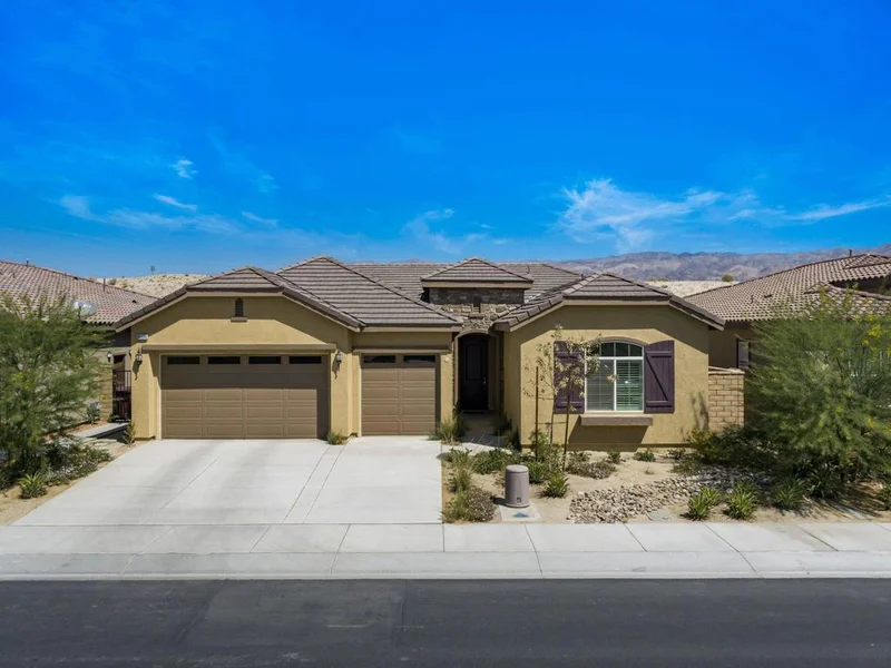 85686 Molvena, Indio, CA 92203