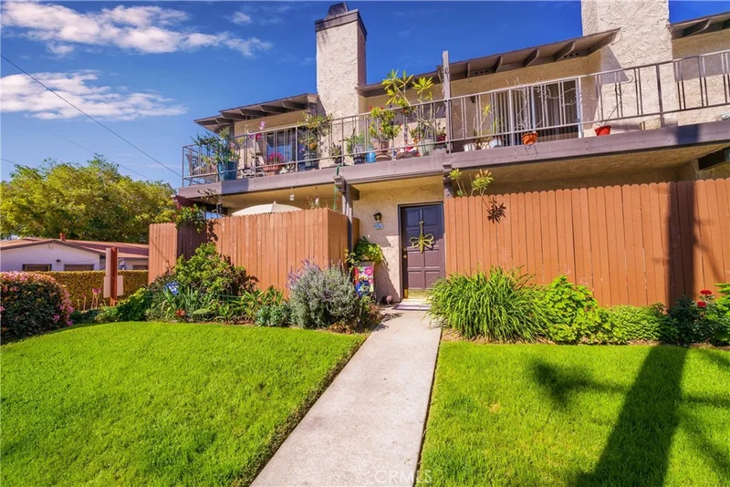 105 Mayflower #G, Monrovia, CA 91016