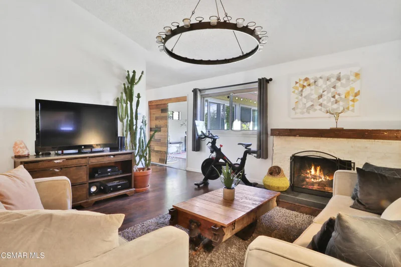 88 Longfellow, Thousand Oaks, CA 91360