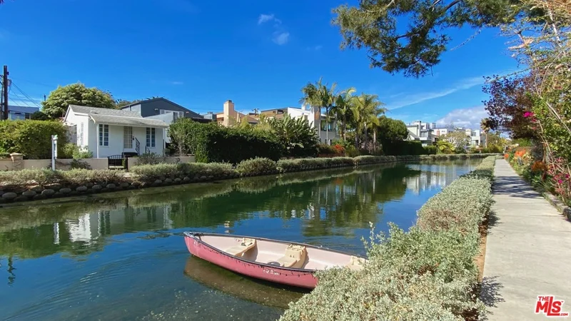 3003 Grand Canal, Venice, CA 90291