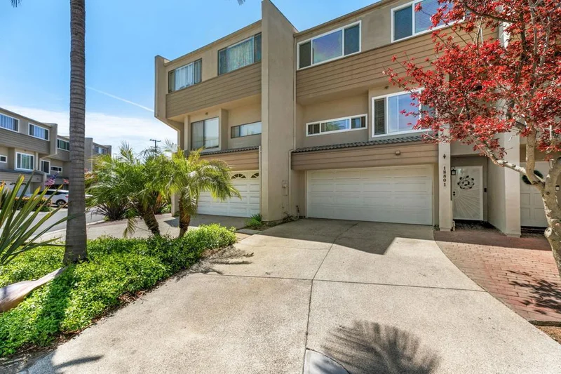 18801 Club, Huntington Beach, CA 92648