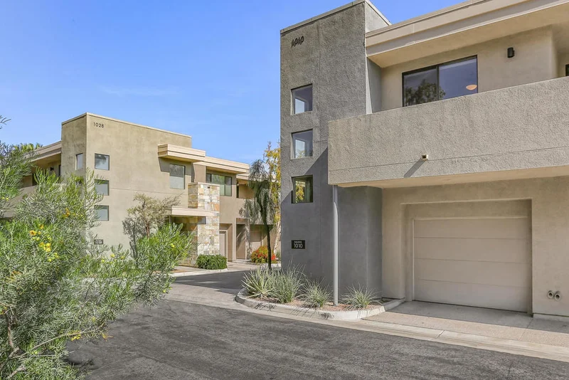 1010 Palm Canyon #207, Palm Springs, CA 92264