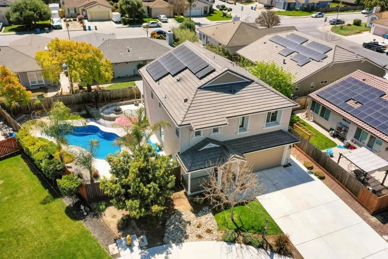 1031 Harbor, Hollister, CA 95023