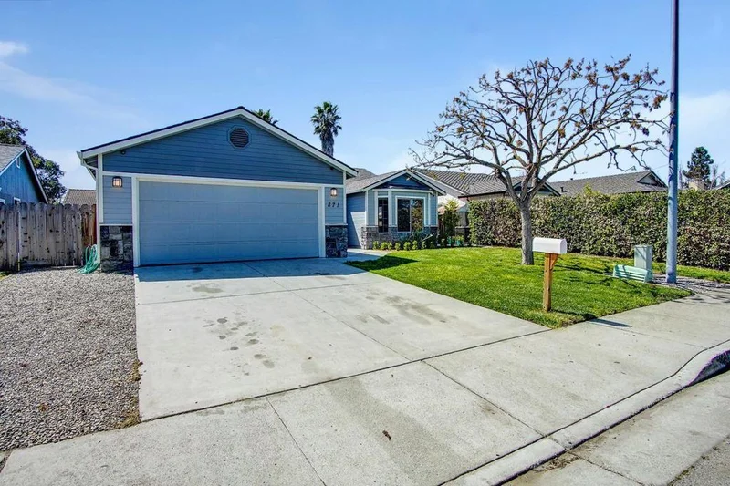 871 Brittany, Hollister, CA 95023