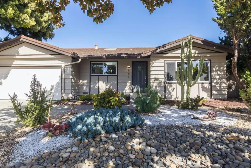 884 Hollenbeck, Sunnyvale, CA 94087
