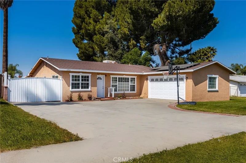 2982 Mary, Riverside, CA 92506