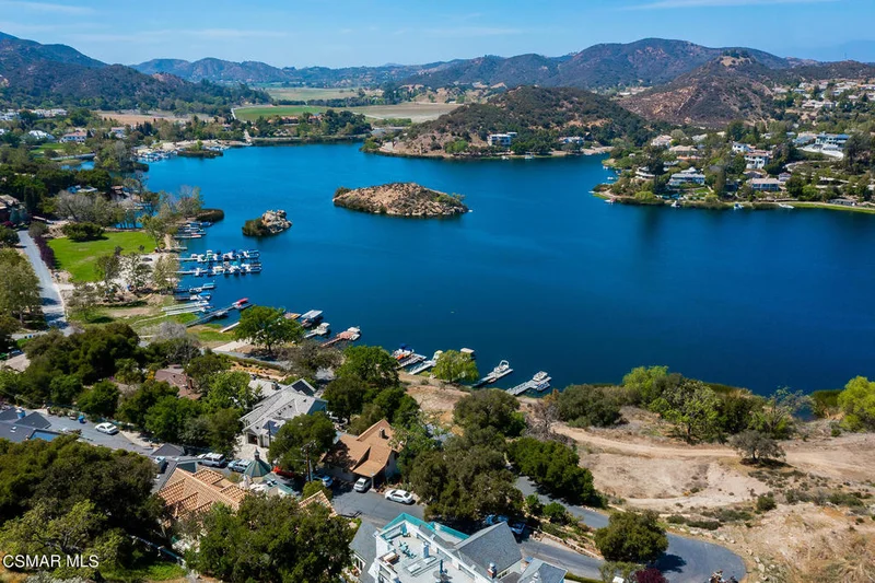 433 Upper Lake, Lake Sherwood, CA 91361