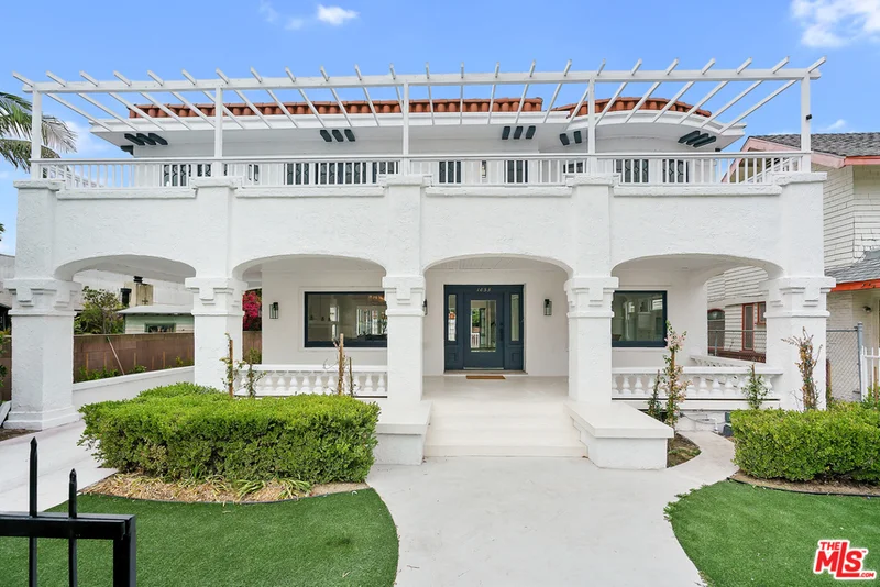 1853 Crenshaw, Los Angeles, CA 90019