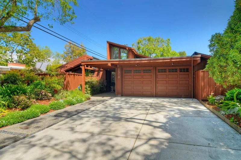 2579 Greer, Palo Alto, CA 94303