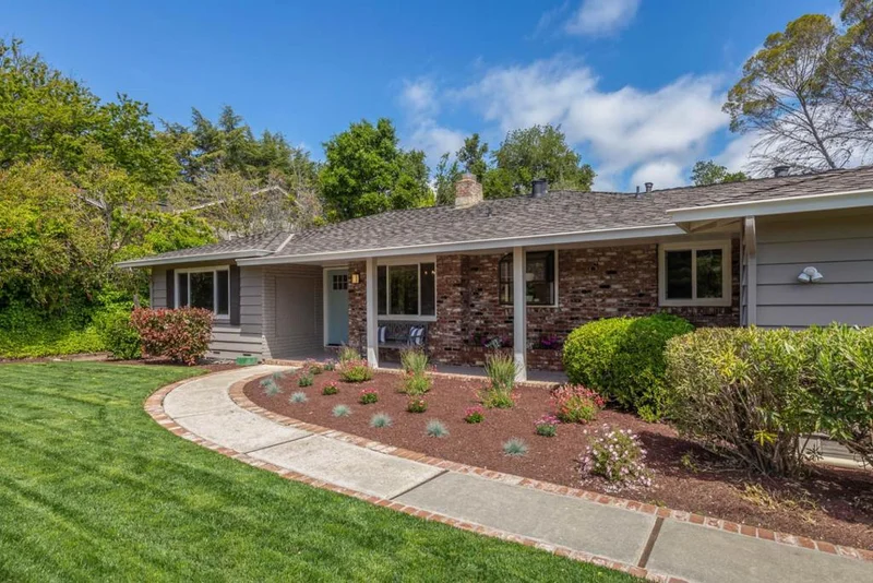 25811 Estacada, Los Altos Hills, CA 94022