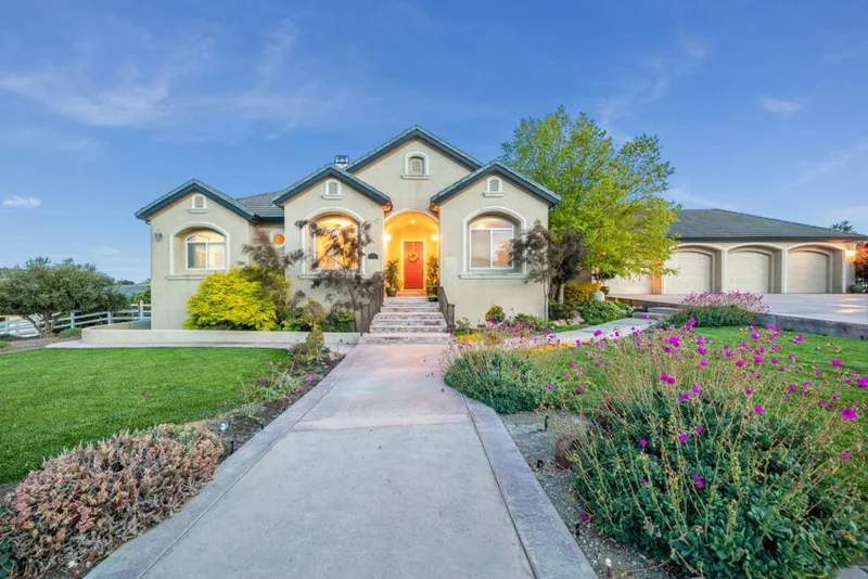 4121 Ashford, Hollister, CA 95023