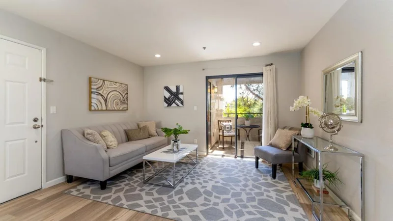 880 Fremont #518, Sunnyvale, CA 94087