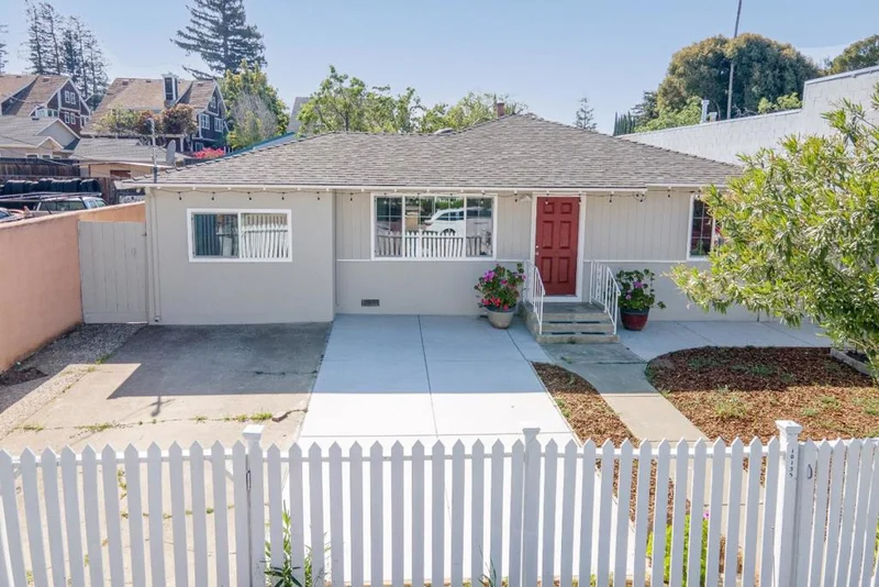 10135 Imperial, Cupertino, CA 95014