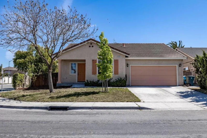 1011 Steinbeck, Hollister, CA 95023