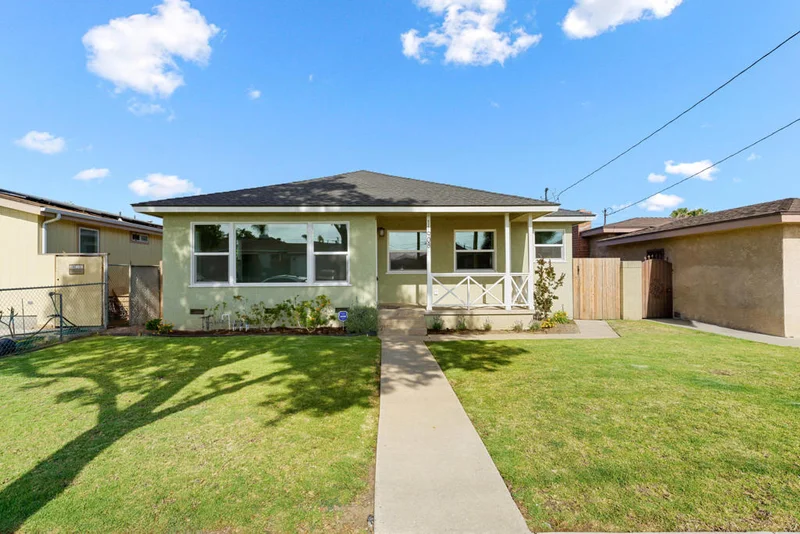 11908 Freeman, Hawthorne, CA 90250