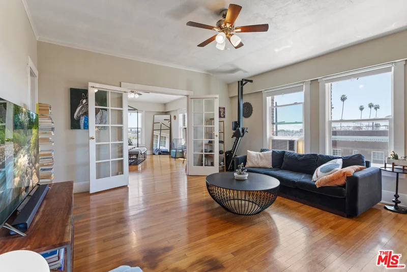 4125 S Figueroa Street 401, Los Angeles, CA 90037