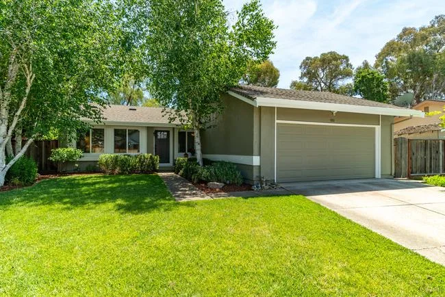 880 Hoxett, Gilroy, CA 95020