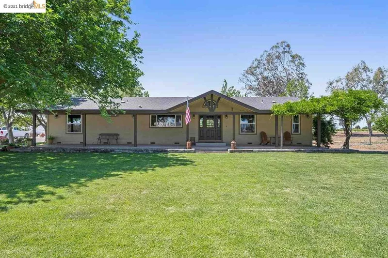 8476 Byron Hwy, Brentwood, CA 94513