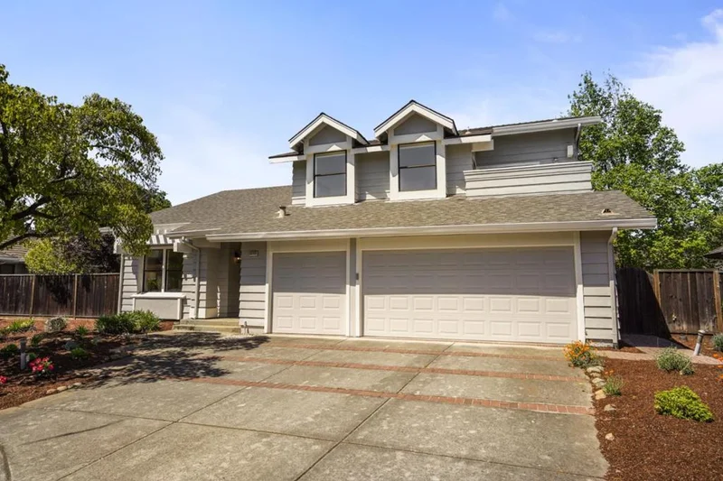 10189 Byerly, Cupertino, CA 95014