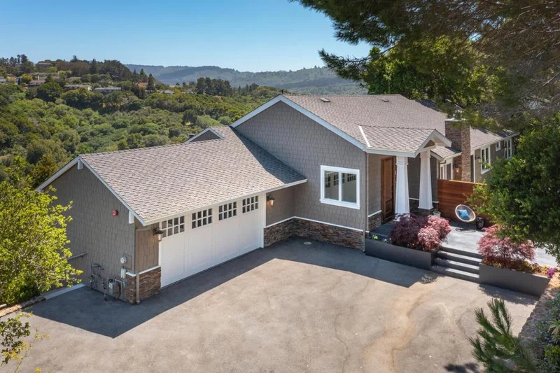30 Calaveras, Hillsborough, CA 94010