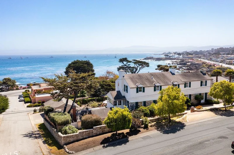 888 Del Monte Boulevard, Pacific Grove, CA 93950