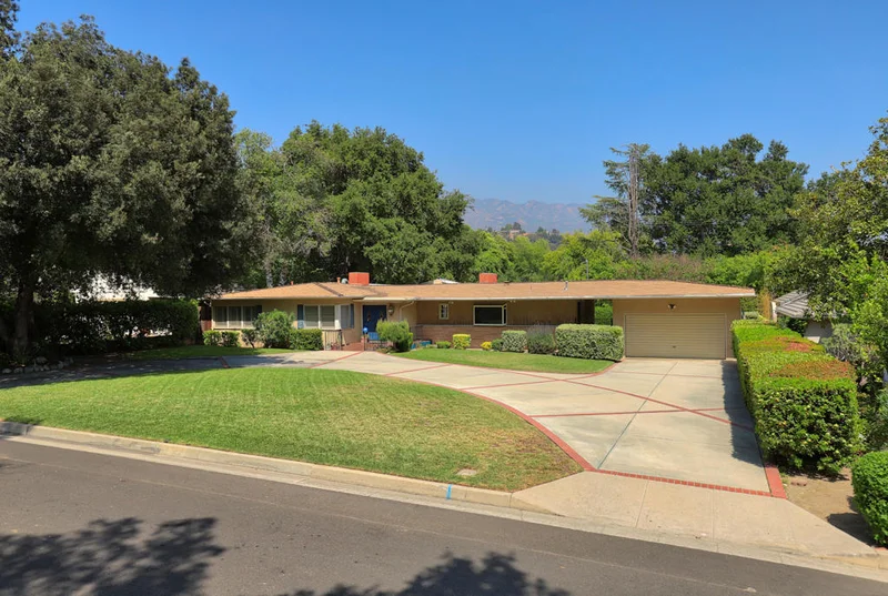 4620 Vineta, La Canada Flintridge, CA 91011