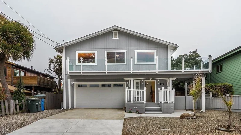 116 La Grande, Moss Beach, CA 94038