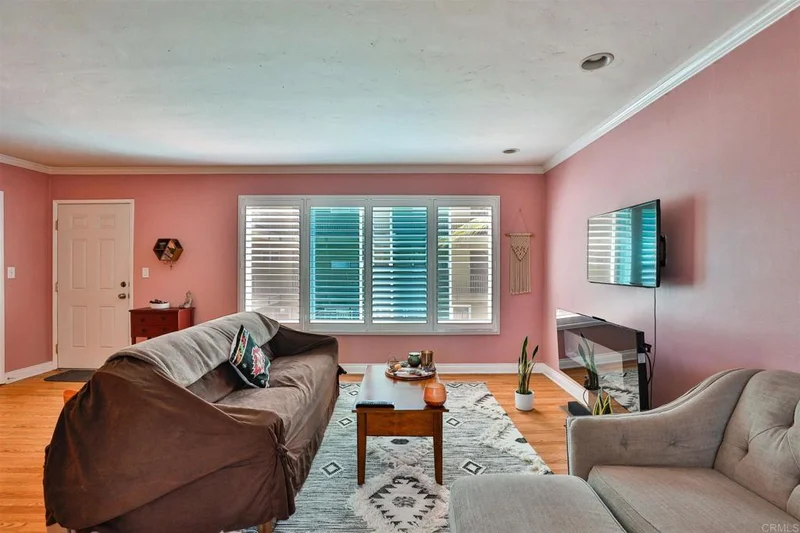 2266 Grand #12, San Diego, CA 92109