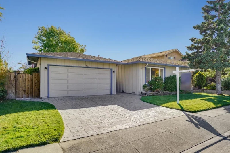 768 Niantic, Foster City, CA 94404