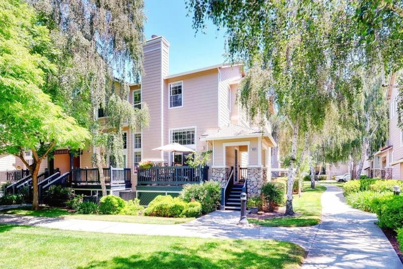 1853 Elk Grove, San Jose, CA 95131