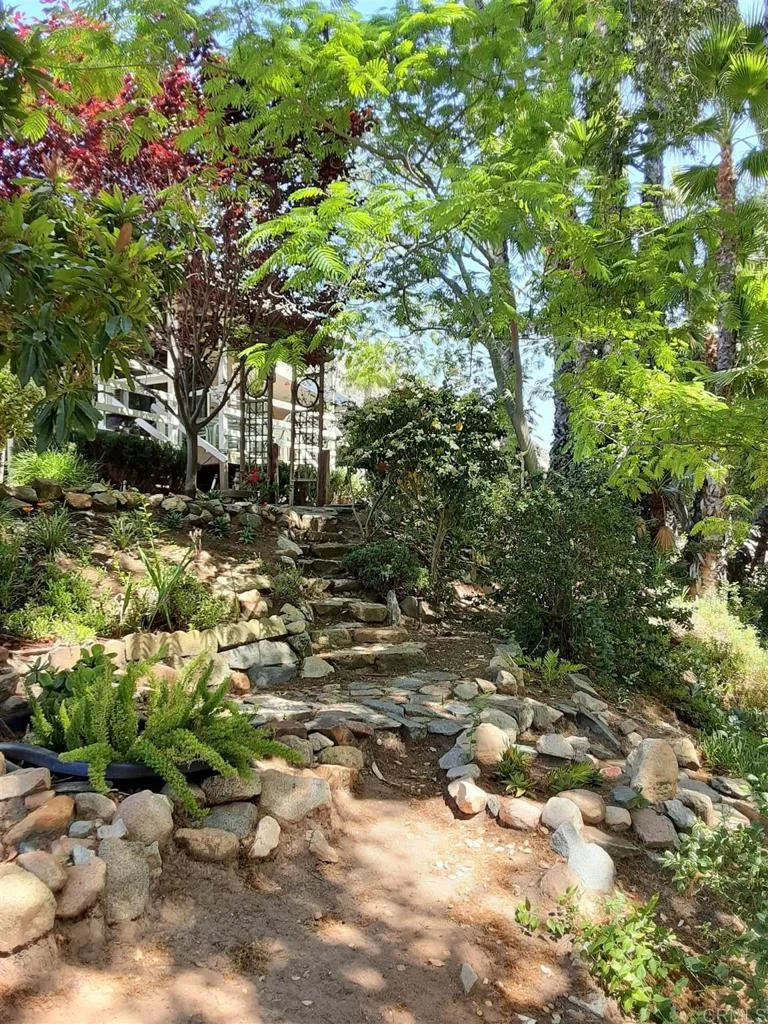 8975 Lawrence Welk Dr. #423, Escondido, CA 92026