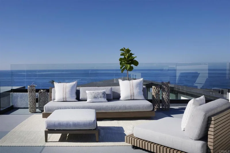 5527 Calumet, La Jolla, CA 92037