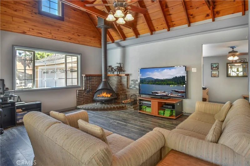 22774 Fir, Crestline, CA 92325
