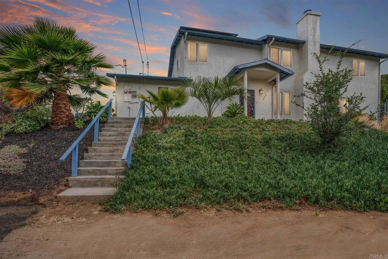 225 Noakes, El Cajon, CA 92019