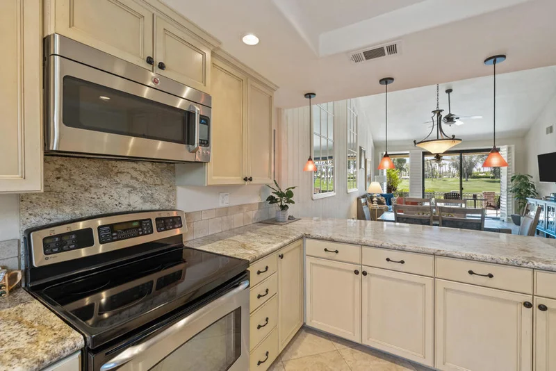 461 Sierra Madre, Palm Desert, CA 92260