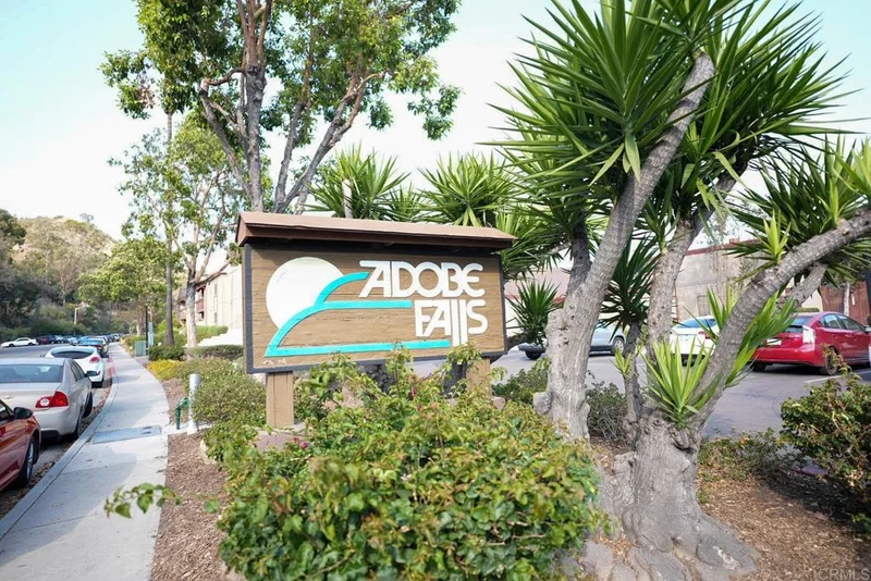 5473 Adobe Falls #4, San Diego, CA 92120