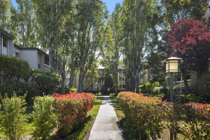 1171 Compass #216, Foster City, CA 94404