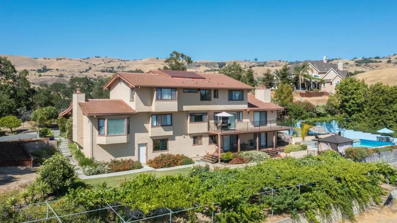 11451 Clayton, San Jose, CA 95127