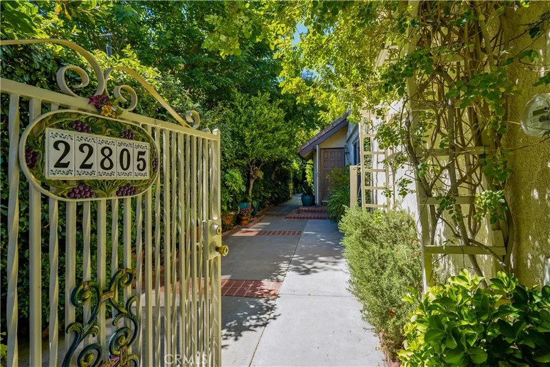 22805 Garzota, Valencia, CA 91354