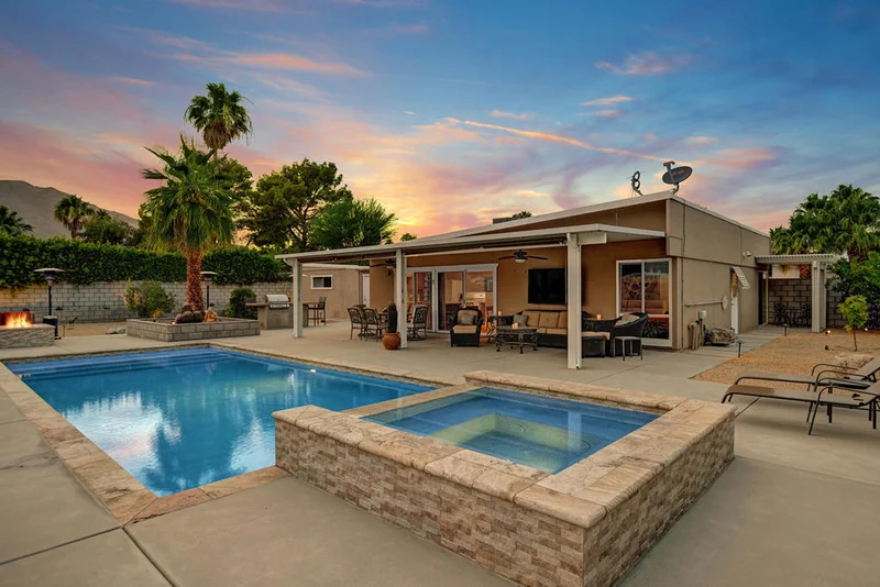 421 Desert Holly, Palm Springs, CA 92262