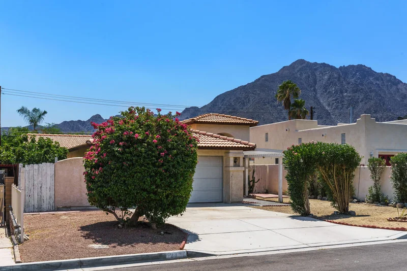 52420 Avenida Navarro, La Quinta, CA 92253