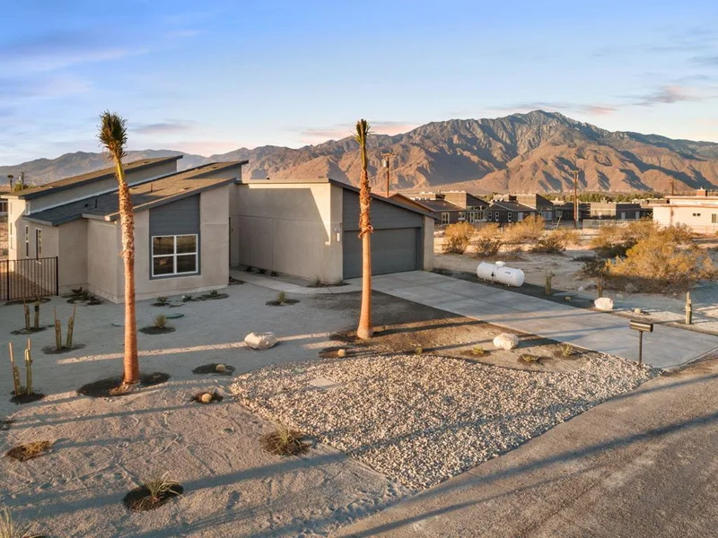 18698 Paintbrush, Desert Hot Springs, CA 92241
