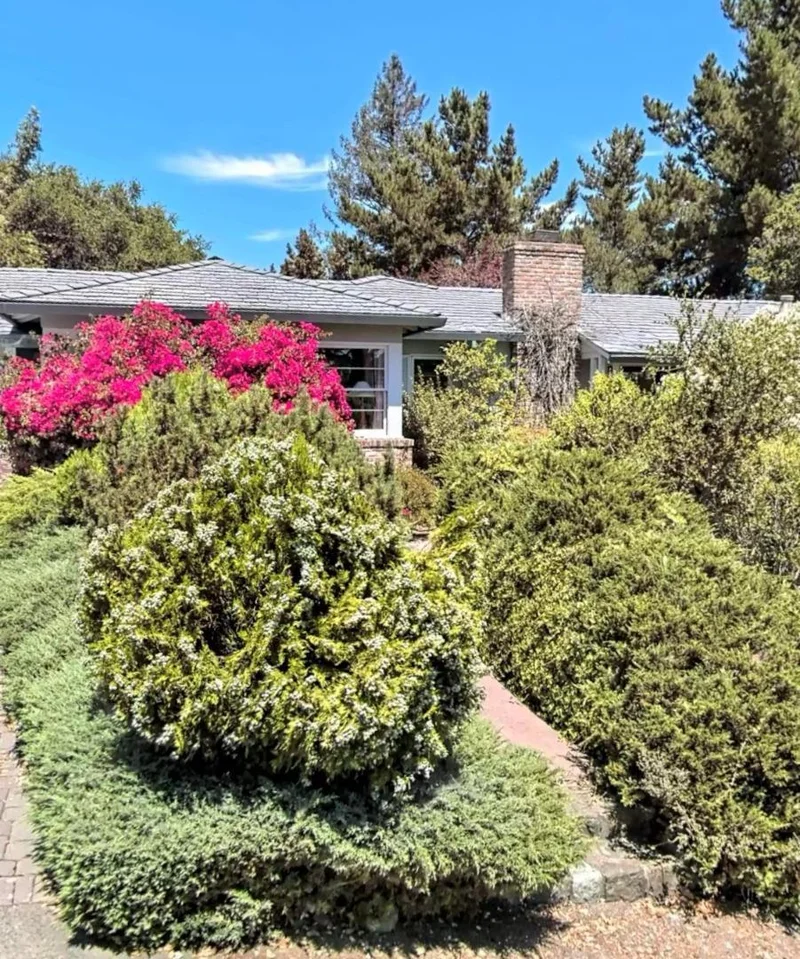 1024 La Cuesta, Hillsborough, CA 94010