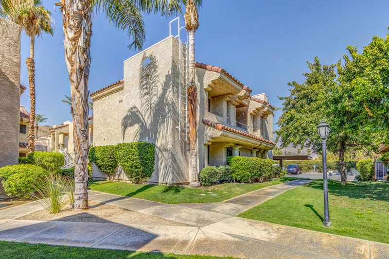 2700 Lawrence Crossley #9, Palm Springs, CA 92264