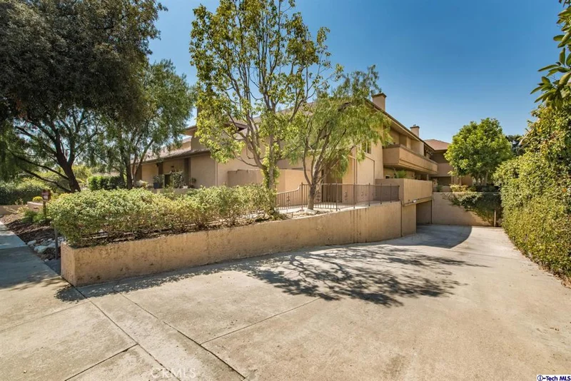 87 Allen #202, Pasadena, CA 91106