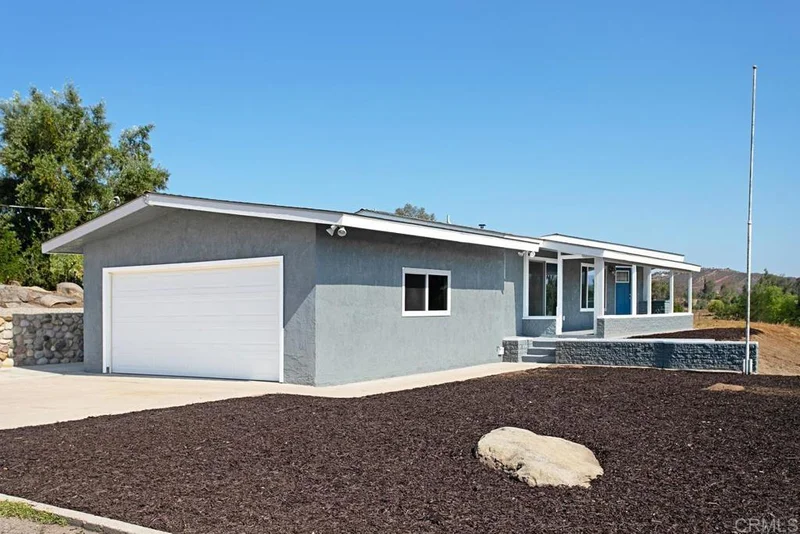 425 Ash St., Ramona, CA 92065