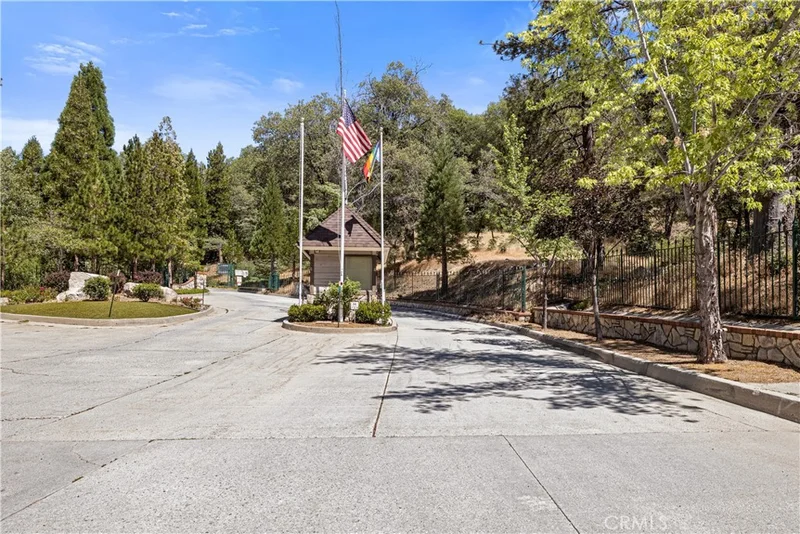 27503 Sugar Pine, Lake Arrowhead, CA 92352