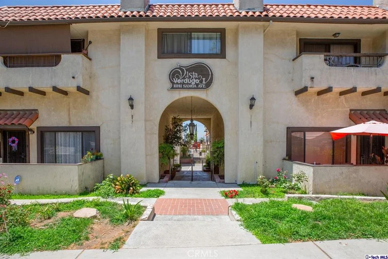 10141 Samoa #8, Tujunga, CA 91042