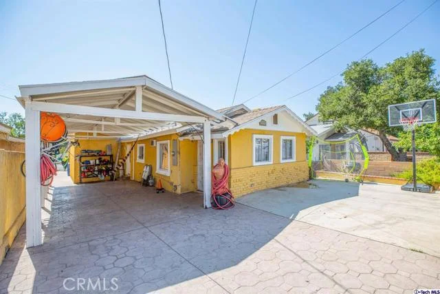 10227 Whitegate, Sunland, CA 91040